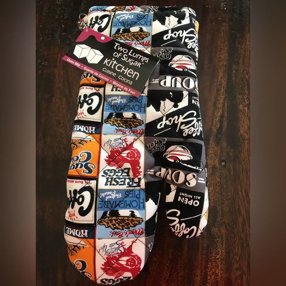 NWT Two Lumps of Sugar Kitchen Mitten Set - Picture 3 of 4